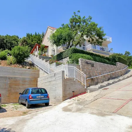 Levanat Apartment *