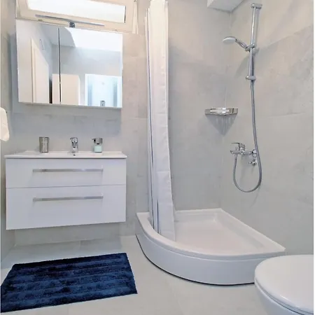 Apartment Levanat Molunat